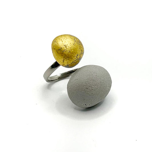 Yasmine ring in gray concrete and gold