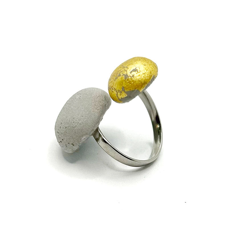 Yasmine ring in gray concrete and gold