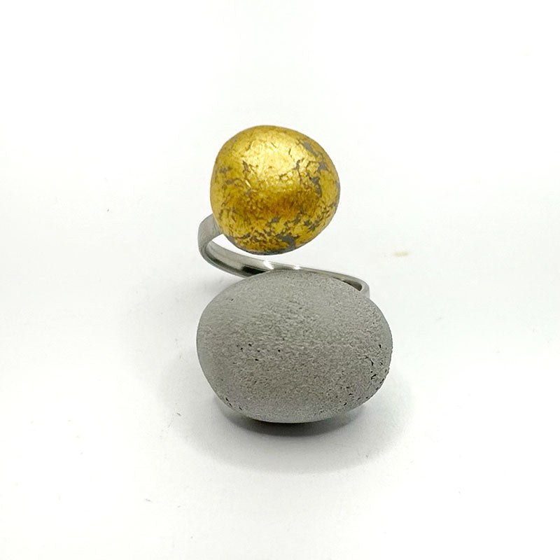 Yasmine ring in gray concrete and gold