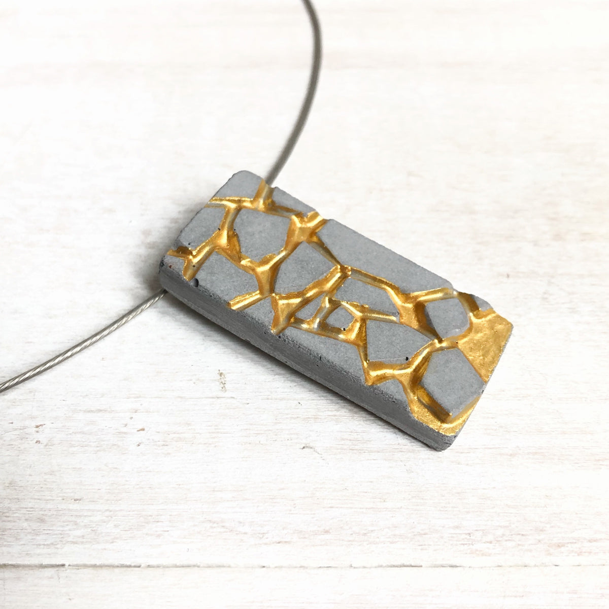 Collier rectangle Patti gris et doré