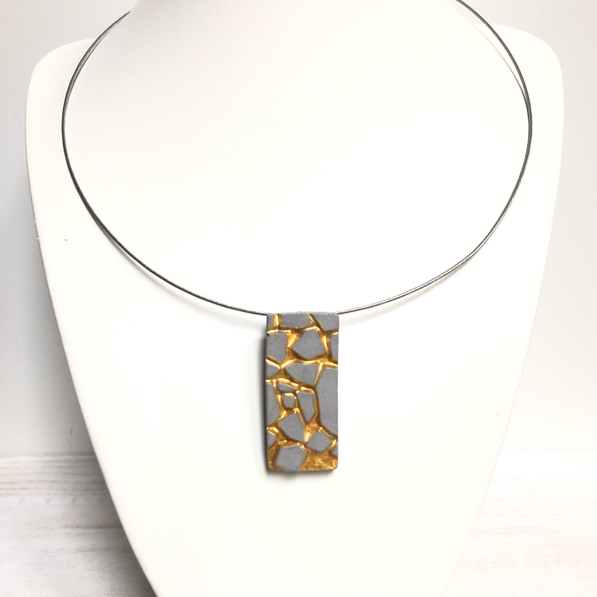 Collier rectangle Patti gris et doré