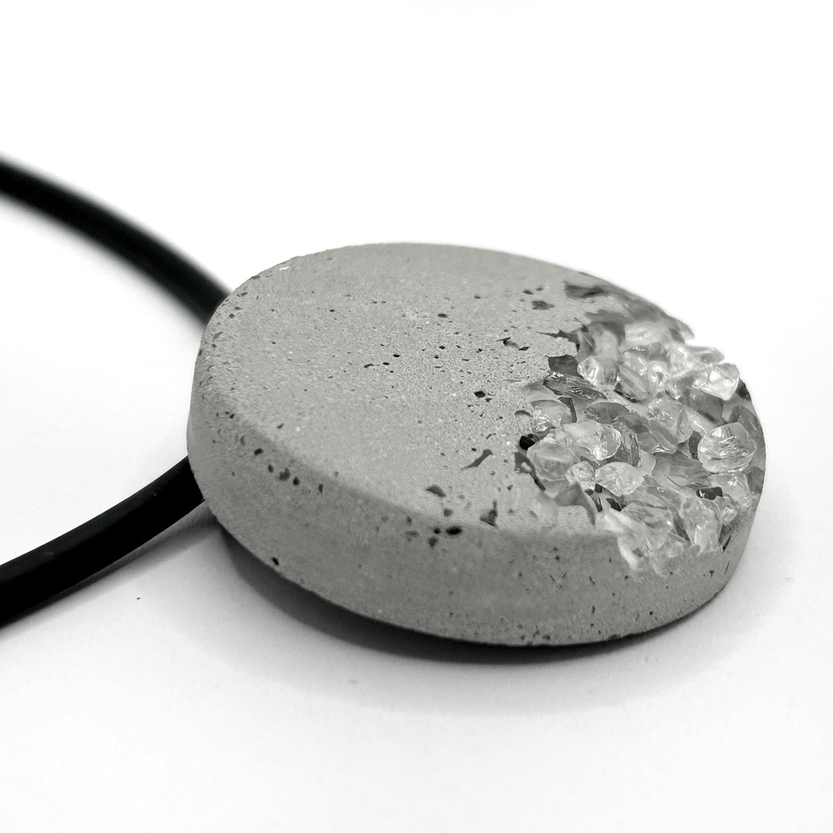 June round necklace