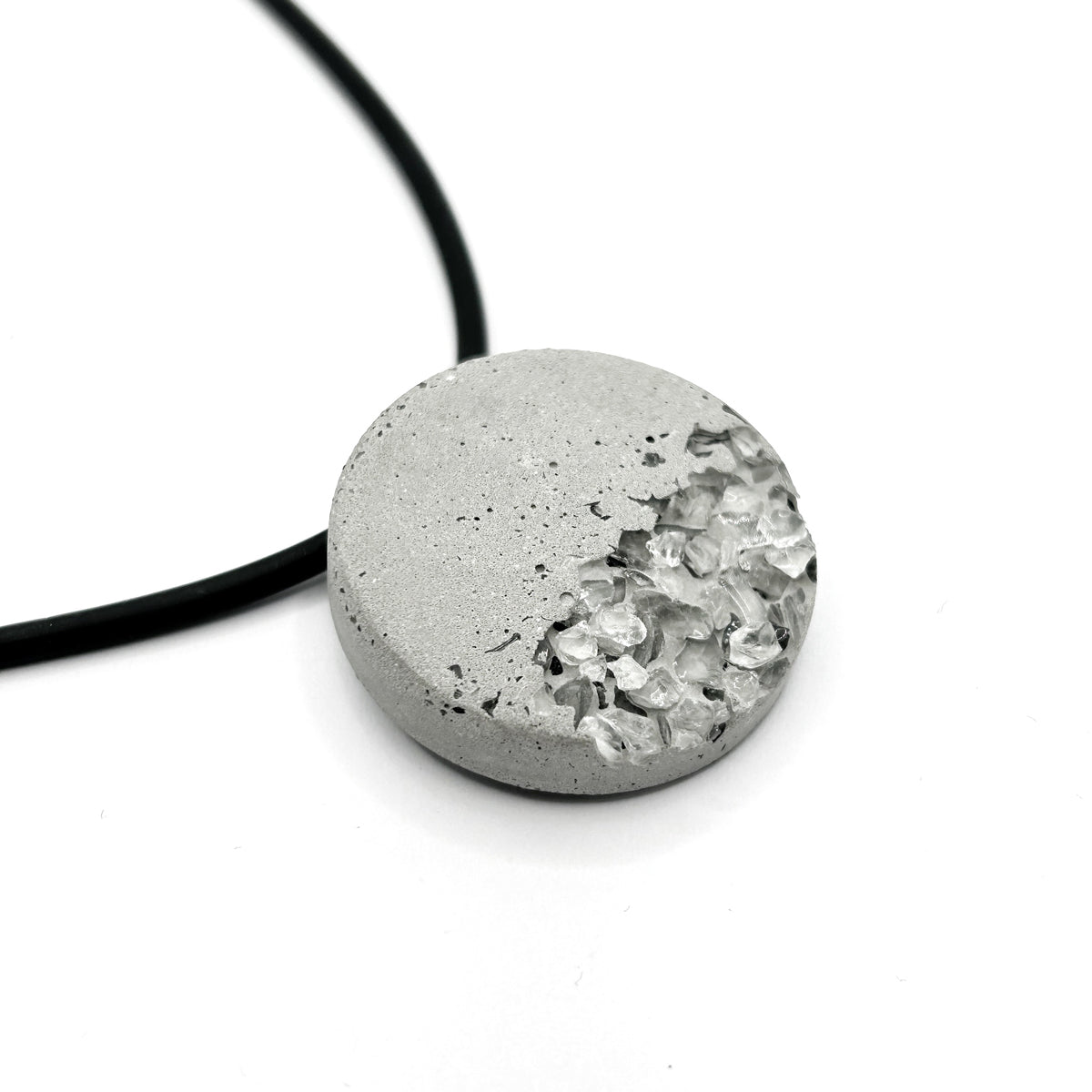 June round necklace
