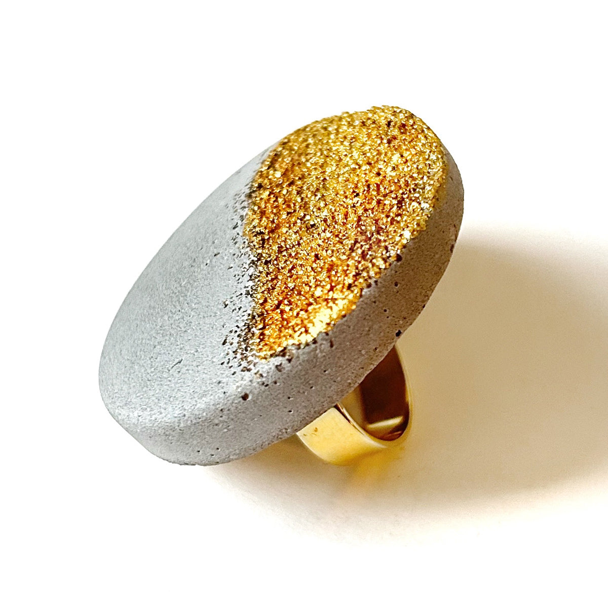 Large round Inès ring