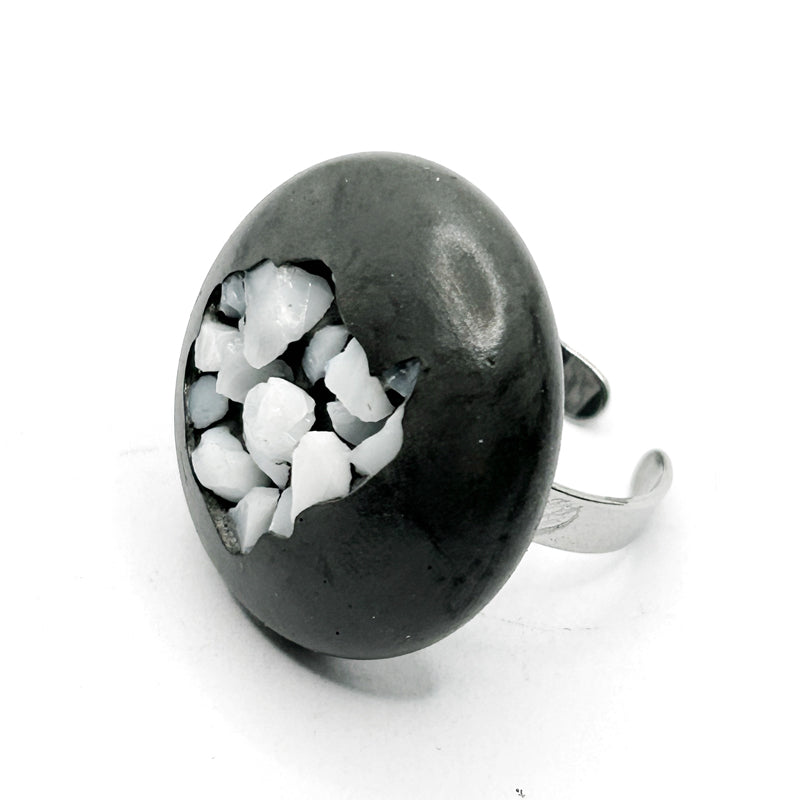 Laetitia pebble ring
