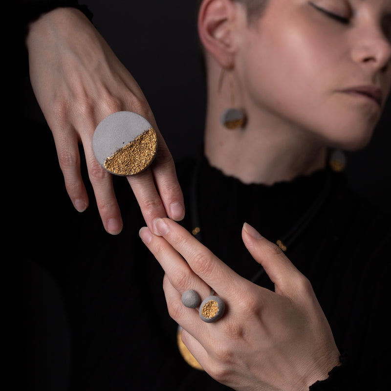 Large round Inès ring