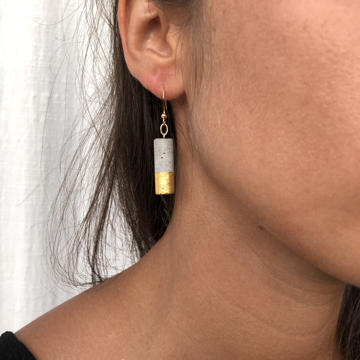 Luna short cylinder earrings