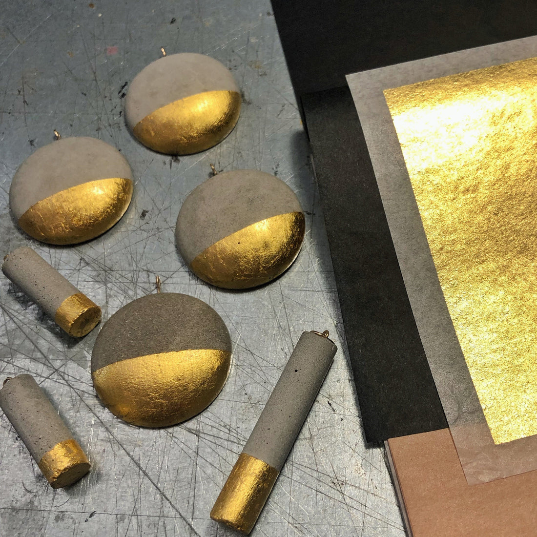 Béton et or : une technique ancestrale réinventée