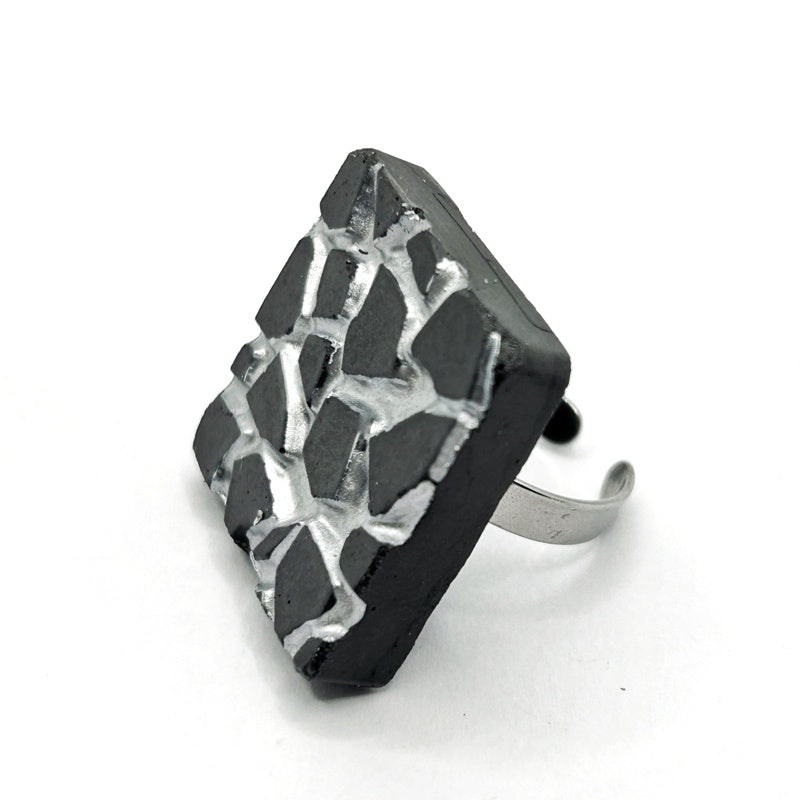 Bague carrée Patti noir et argent