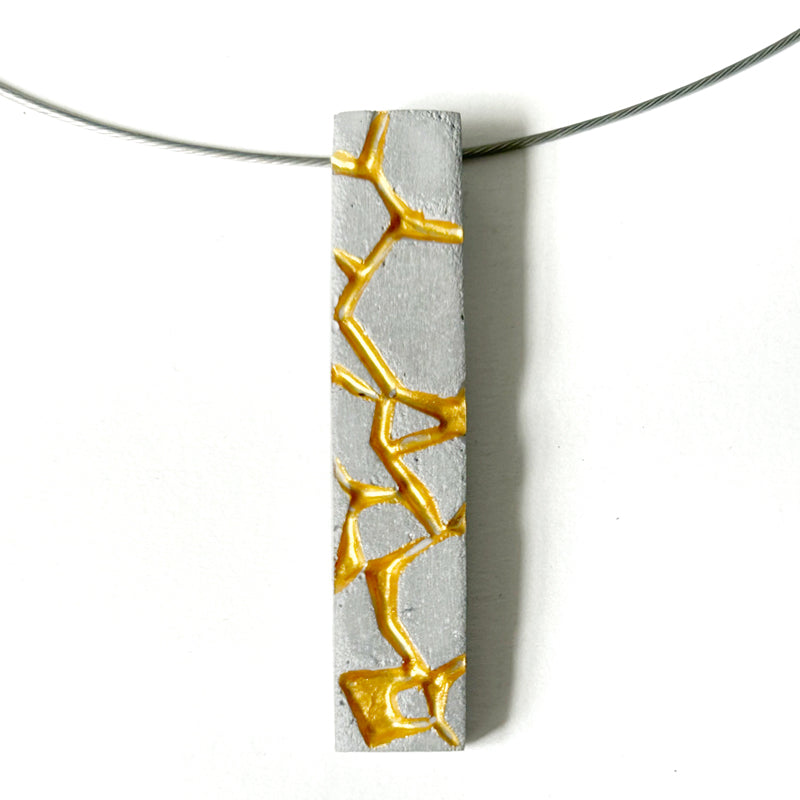 Collier Patti gris et doré rectangle long