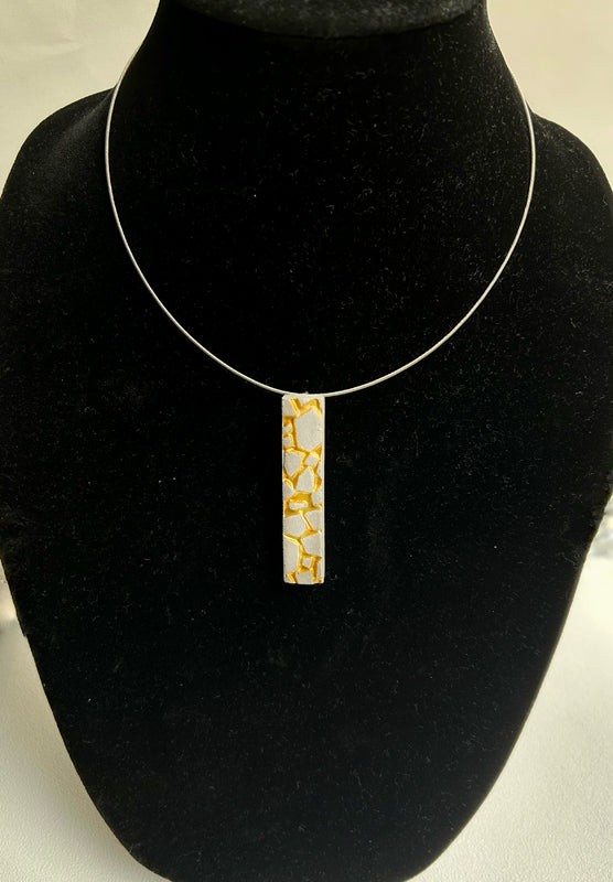 Collier Patti gris et doré rectangle long
