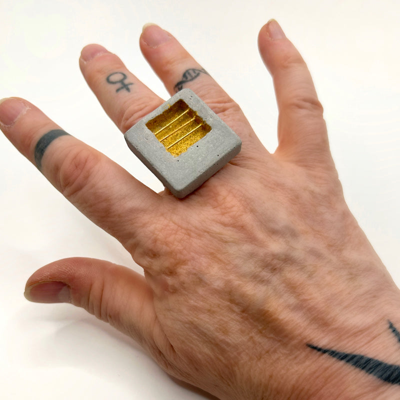 Paloma square ring