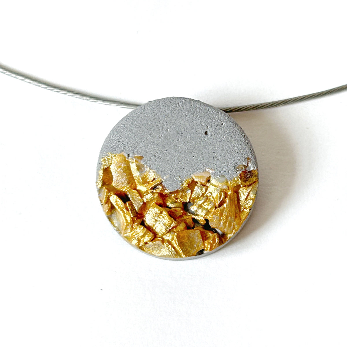 Round isaure necklace