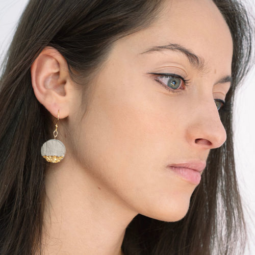 original round earrings in concrete and 24 carat gold leaf Inès by Icy Mouse