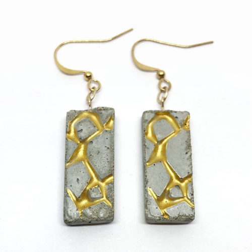original rectangle earrings in concrete golden network by Icy Mouse
