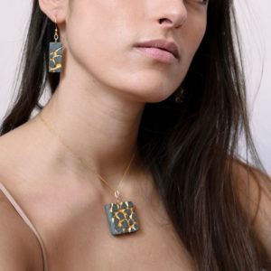 original rectangular earrings and square necklace in black concrete and golden network Patti by Icy Mouse