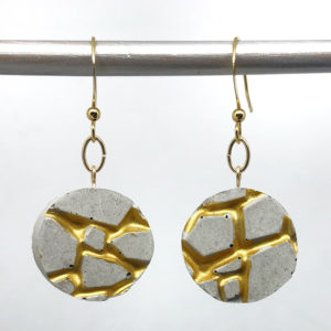 original round earrings in concrete golden network by Icy Mouse