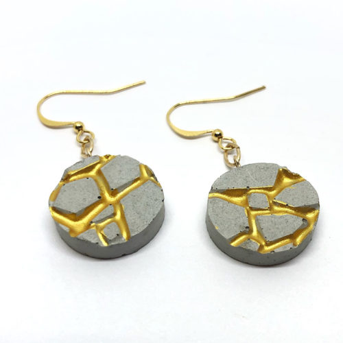 original round earrings in concrete golden network by Icy Mouse