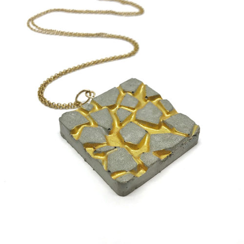 collier carré en béton réseau doré Patti by Icy Mouse