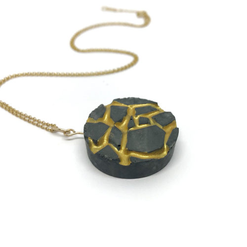 round necklace in black concrete golden network Patti by Icy Mouse