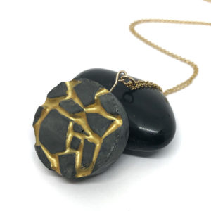 round necklace in black concrete golden network Patti by Icy Mouse