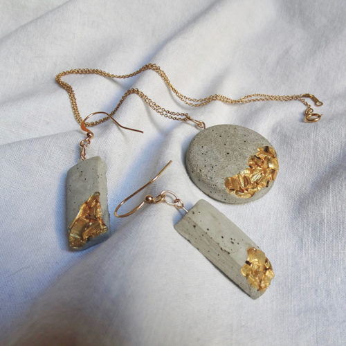 round necklace and earrings in concrete and golden shells Isaure by Icy Mouse