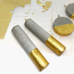 travail à la feuille d'or 24 carats bijoux en béton Icy Mouse